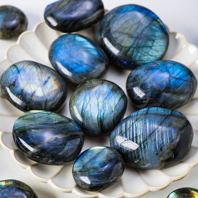 Doğal Labradorit Palmiye Taşı İyileştirici Pocket Labradorite Kaya Taşları Düzensiz Kaygı Taşı Kaygı Serbestleştirici