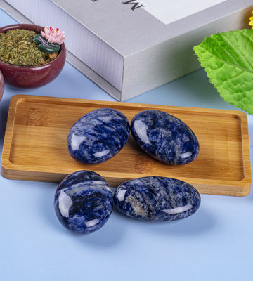 Doğal cilalı Sodalite Palmiye Taşı Sodalite Cep Değerli Taşı Sodalite Kaygı Taşı Stresden Kurtulmak Ev Dekorasyonu