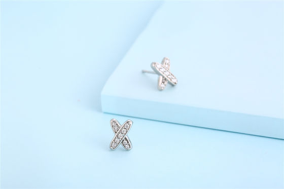 X şekli 925 Moissanite Stud küpe Sterlin Gümüş Mücevher