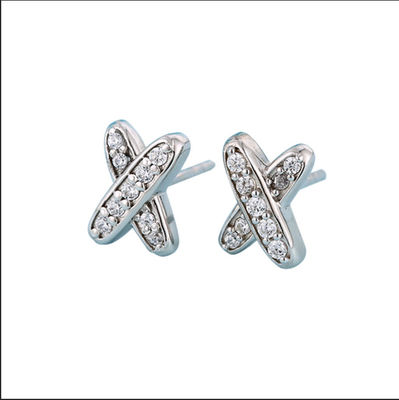 X şekli 925 Moissanite Stud küpe Sterlin Gümüş Mücevher