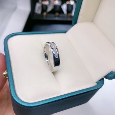 18k altın Moissanite elmas nişan yüzüğü özel renk