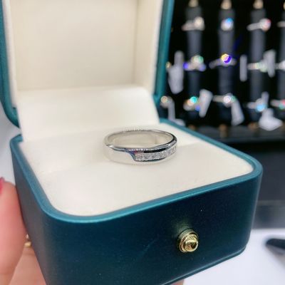 18k altın Moissanite elmas nişan yüzüğü özel renk