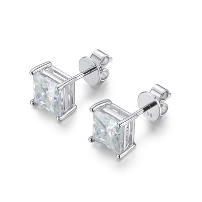 Doğum günü hediyesi için kübik 18K altın Moissanite elmas küpeler
